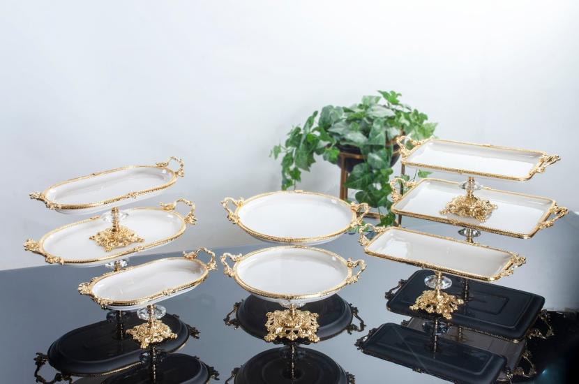 8 Parça Döküm Ayaklı Gold Detaylı Porselen Seti